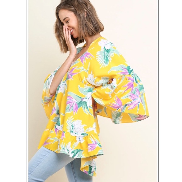 NEW Tropical Print Bell Sleeve V-Neck Hi Lo Blouse - Picture 3 of 5